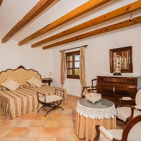 Holiday home Els Mitjans *